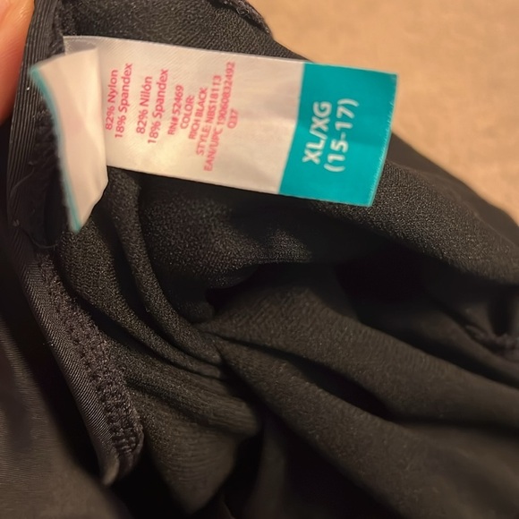 Beach Bae No Boundaries One Piece
Swimsuit - Picture 2 of 2